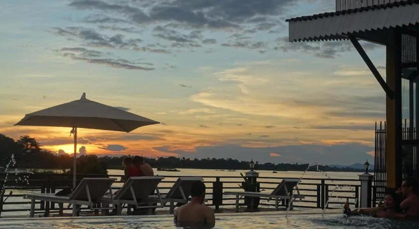 Golden Hotel Dondet Muang Khong Екстер'єр фото