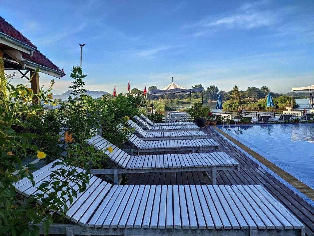Golden Hotel Dondet Muang Khong Екстер'єр фото