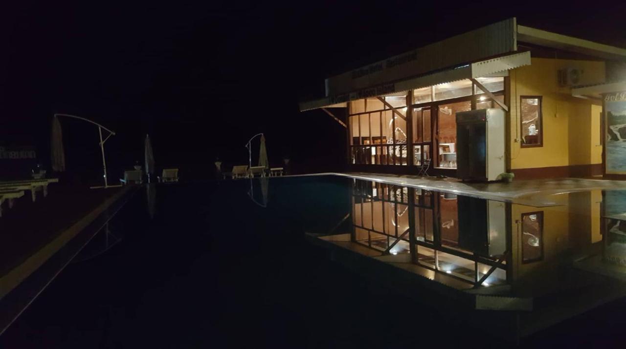 Golden Hotel Dondet Muang Khong Екстер'єр фото